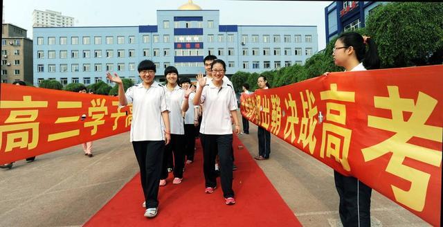 大學(xué)就業(yè)前景最看好的十大專業(yè)，土木工程第一，計算機專業(yè)僅第五